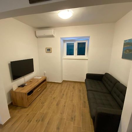 Holiday Home Olea Punat Buitenkant foto