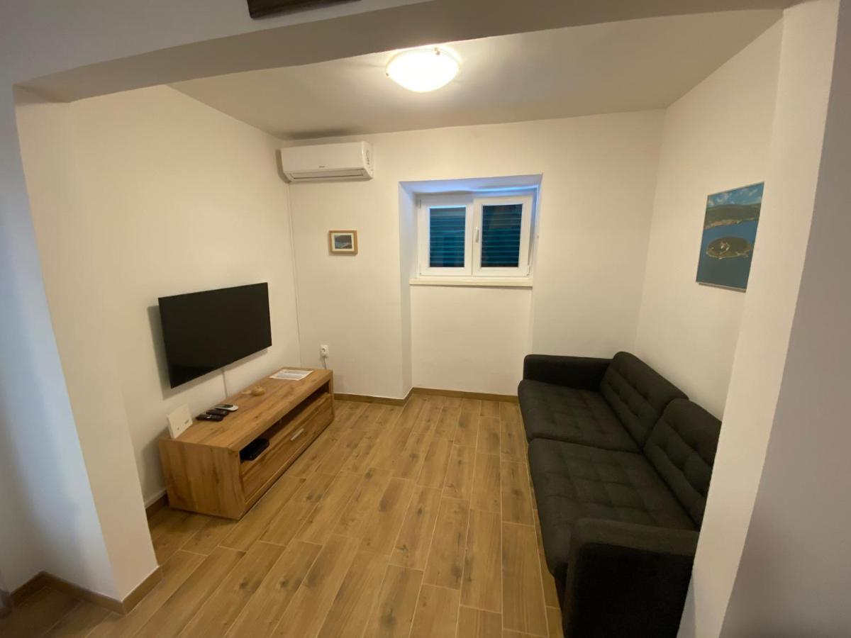 Holiday Home Olea Punat Buitenkant foto
